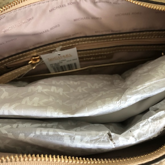 Michael Kors Lydia Metallic Hobo NWT - Picture 3 of 3